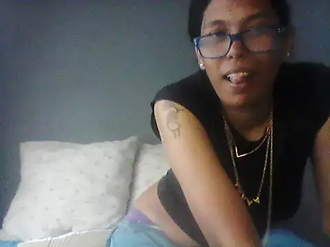 TiaBlaze online show from 12-04-25, 12:14