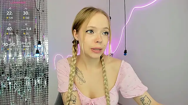 Snapshot of lucy_loy chatting on 01-13-26, 02:22 lucy loy online show from 01-13-26, 02:22