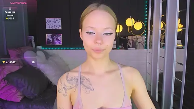 Snapshot of lucy_loy chatting on 03-08-26, 04:00 lucy loy online show from 03-08-26, 04:00