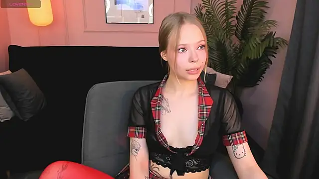 lucy loy online show from 05-17-26, 07:28