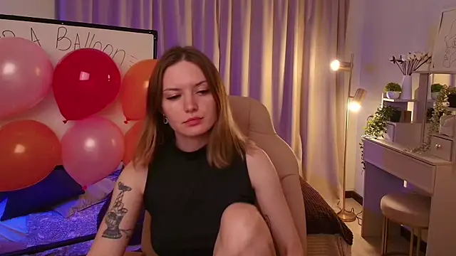 Ursula Andres online show from 06-25-26, 01:16
