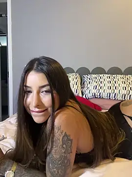 Snapshot of thauanydemontie chatting on 03-28-26, 08:41 thauanydemontie online show from 03-28-26, 08:41