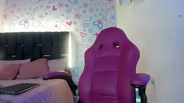 ISA RIVAS online show from 12-05-25, 12:03