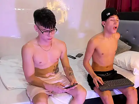 Snapshot of Handsome_boys69 chatting on 11-20-25, 02:45 Handsome boys69 online show from 11-20-25, 02:45