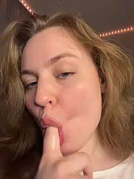 Snapshot of _whorimi chatting on 12-14-25, 02:44 whorimi online show from 12-14-25, 02:44