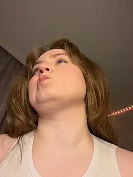 Snapshot of _whorimi chatting on 12-21-25, 02:57 whorimi online show from 12-21-25, 02:57