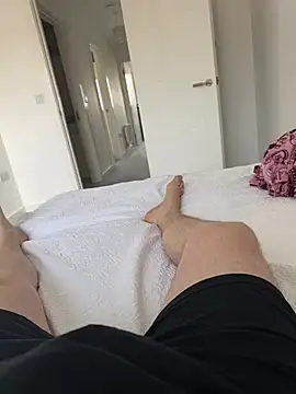 Snapshot of -bfc1882- chatting on 03-05-26, 11:06 -bfc1882- online show from 03-05-26, 11:06