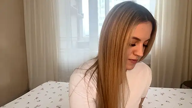 LuciaShadwell online show from 12-02-25, 04:18