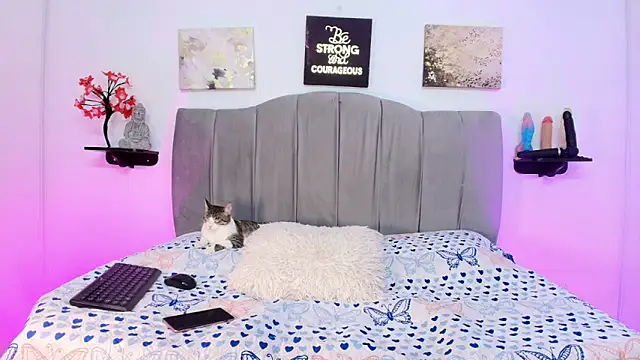 Snapshot of Maddy__Jones chatting on 02-20-26, 07:03 Maddy Jones online show from 02-20-26, 07:03