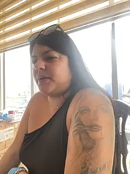 Snapshot of catbunnymmm chatting on 03-16-26, 05:17 catbunnymmm online show from 03-16-26, 05:17