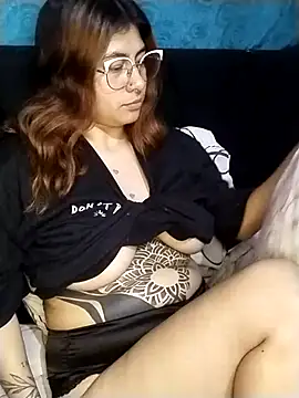 Snapshot of Emmyxxx chatting on 02-09-26, 01:09 Emmyxxx online show from 02-09-26, 01:09