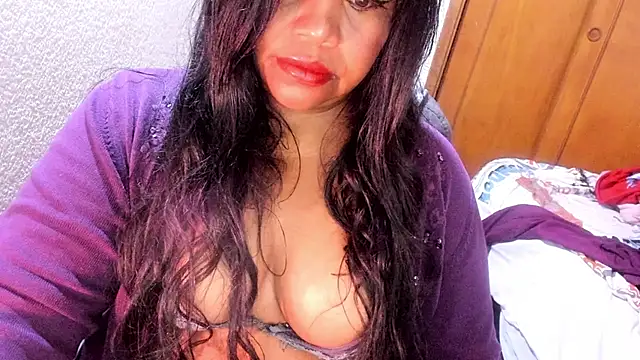 Snapshot of ebonycamelia chatting on 05-03-26, 08:31 ebonycamelia online show from 05-03-26, 08:31