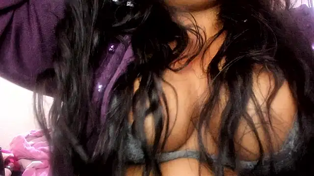 Snapshot of ebonycamelia chatting on 05-19-26, 09:21 ebonycamelia online show from 05-19-26, 09:21