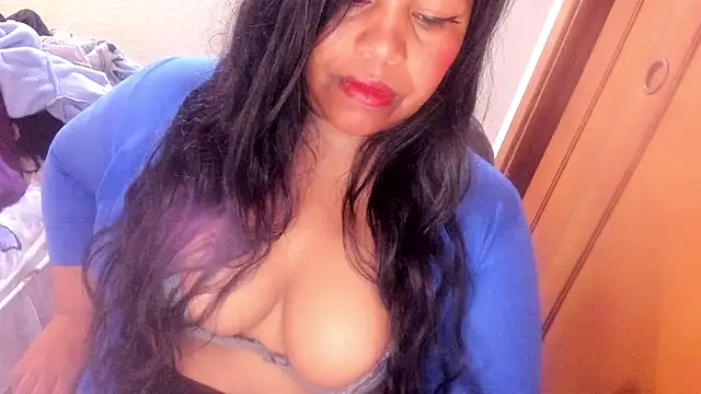 Snapshot of ebonycamelia chatting on 05-20-26, 08:04 ebonycamelia online show from 05-20-26, 08:04