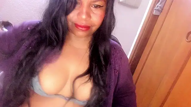 Snapshot of ebonycamelia chatting on 05-23-26, 10:52 ebonycamelia online show from 05-23-26, 10:52