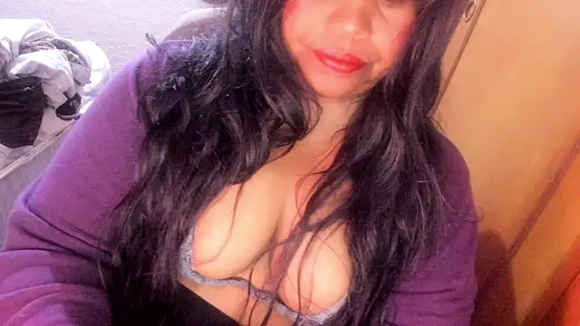 Snapshot of ebonycamelia chatting on 05-27-26, 10:51 ebonycamelia online show from 05-27-26, 10:51