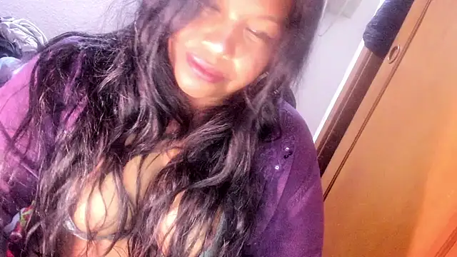 Snapshot of ebonycamelia chatting on 05-29-26, 11:03 ebonycamelia online show from 05-29-26, 11:03