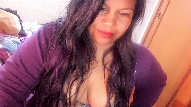 Snapshot of ebonycamelia chatting on 06-03-26, 09:53 ebonycamelia online show from 06-03-26, 09:53