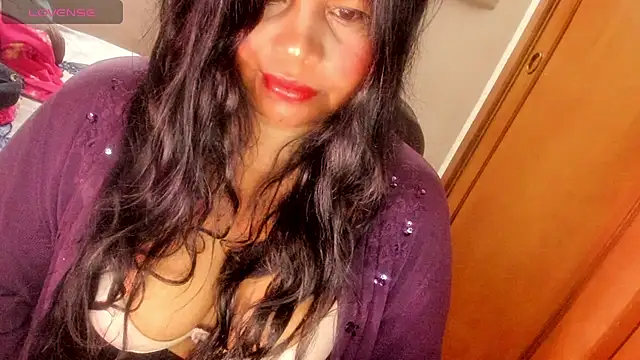 Snapshot of ebonycamelia chatting on 07-25-26, 09:51 ebonycamelia online show from 07-25-26, 09:51
