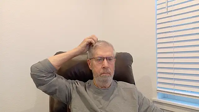 Snapshot of YouGoGirl_3 chatting on 11-20-25, 02:06 YouGoGirl 3 online show from 11-20-25, 02:06