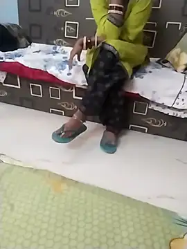 Snapshot of Rajni_hotsexy chatting on 11-19-25, 08:14 Rajni hotsexy online show from 11-19-25, 08:14