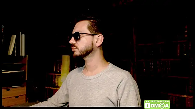 Snapshot of justshutupandwatch chatting on 12-16-25, 04:50 justshutupandwatch online show from 12-16-25, 04:50