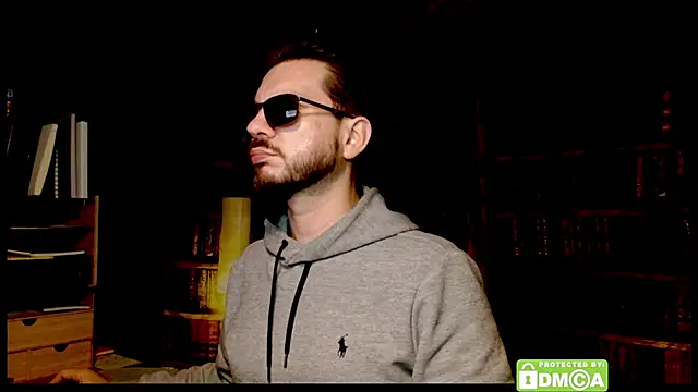 Snapshot of justshutupandwatch chatting on 12-17-25, 09:15 justshutupandwatch online show from 12-17-25, 09:15