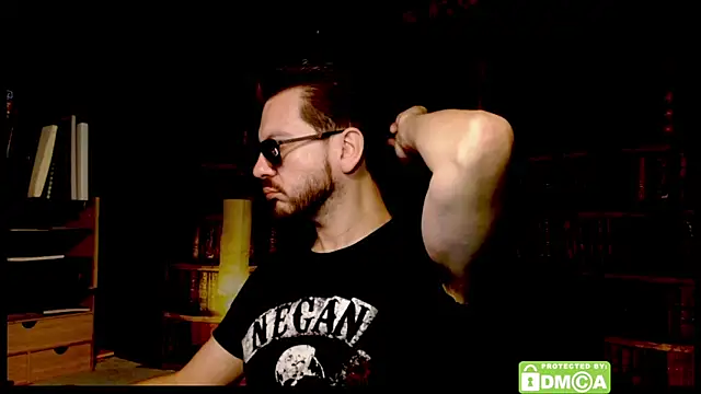 Snapshot of justshutupandwatch chatting on 12-17-25, 09:21 justshutupandwatch online show from 12-17-25, 09:21