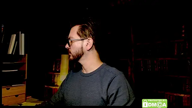 Snapshot of justshutupandwatch chatting on 12-18-25, 09:48 justshutupandwatch online show from 12-18-25, 09:48