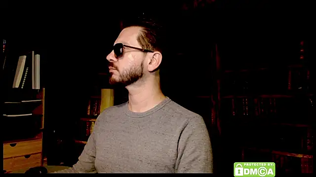 Snapshot of justshutupandwatch chatting on 12-20-25, 10:33 justshutupandwatch online show from 12-20-25, 10:33