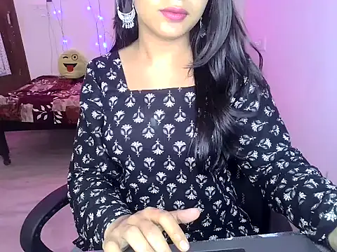 Snapshot of shivani_sharma_2 chatting on 02-13-26, 10:00 shivani sharma 2 online show from 02-13-26, 10:00