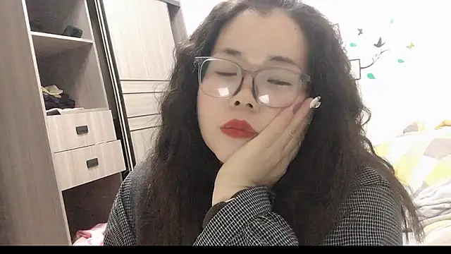 Snapshot of Huahua3187 chatting on 11-21-25, 12:04 Huahua3187 online show from 11-21-25, 12:04