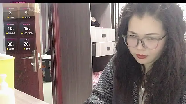 Snapshot of Huahua3187 chatting on 11-23-25, 01:22 Huahua3187 online show from 11-23-25, 01:22