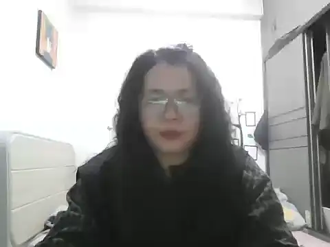 Snapshot of Huahua3187 chatting on 11-27-25, 11:12 Huahua3187 online show from 11-27-25, 11:12