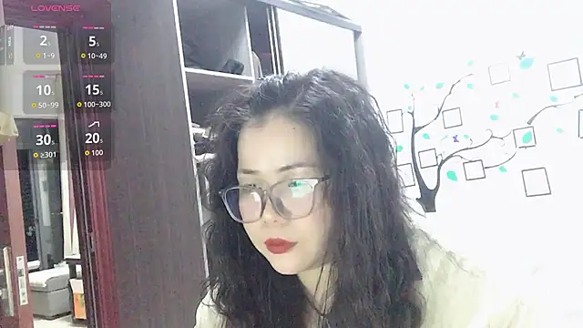 Snapshot of Huahua3187 chatting on 11-29-25, 11:57 Huahua3187 online show from 11-29-25, 11:57