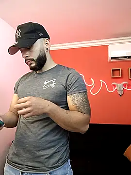 Snapshot of Mike_savage3 chatting on 11-26-25, 12:39 Mike savage3 online show from 11-26-25, 12:39