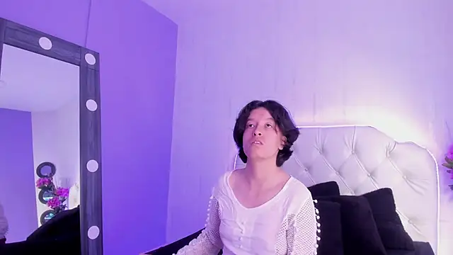 CoralAndOcean  online show from 12-01-25, 01:05