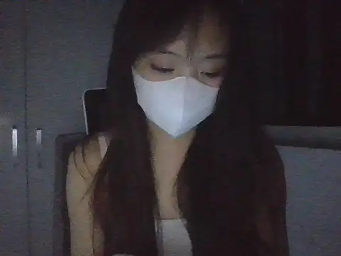 Snapshot of Anamis18 chatting on 12-20-25, 05:31 Anamis18 online show from 12-20-25, 05:31