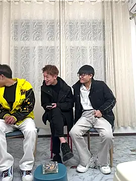 Snapshot of Delicious-boys-001 chatting on 11-23-25, 10:15 Delicious-boys-001 online show from 11-23-25, 10:15