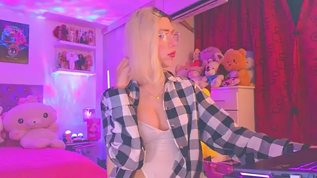 MadamBarbiee online show from 11-28-25, 11:07