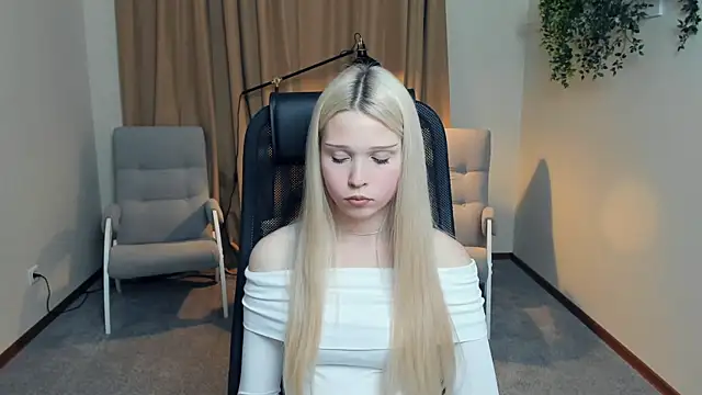 CherrylHolme online show from 11-22-25, 03:44