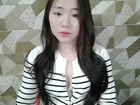 Snapshot of Rose3999 chatting on 11-22-25, 05:23 Rose3999 online show from 11-22-25, 05:23