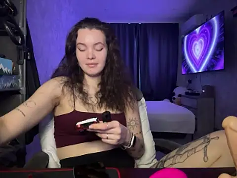 Teresa Yung online show from 11-21-25, 09:08