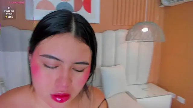 monserrat cutte online show from 11-30-25, 11:03