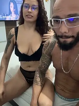 Snapshot of CasalBris4 chatting on 12-19-25, 12:28 CasalBris4 online show from 12-19-25, 12:28