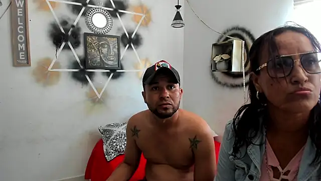 Snapshot of StephaniaAndRandy chatting on 11-26-25, 04:08 StephaniaAndRandy online show from 11-26-25, 04:08