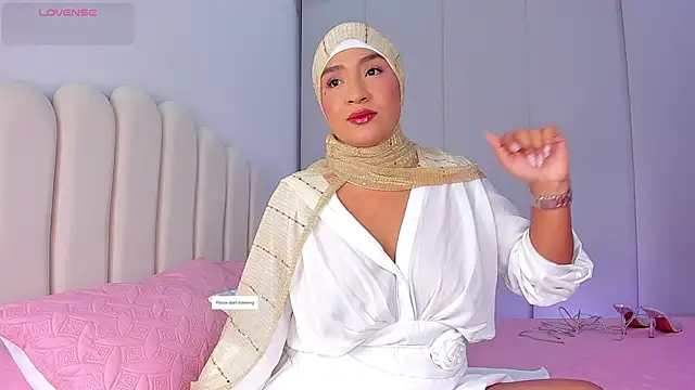 Snapshot of Amira-Zahra chatting on 06-16-26, 10:45 Amira-Zahra online show from 06-16-26, 10:45