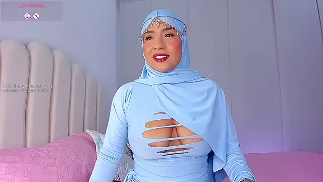 Snapshot of Amira-Zahra chatting on 07-14-26, 10:04 Amira-Zahra online show from 07-14-26, 10:04