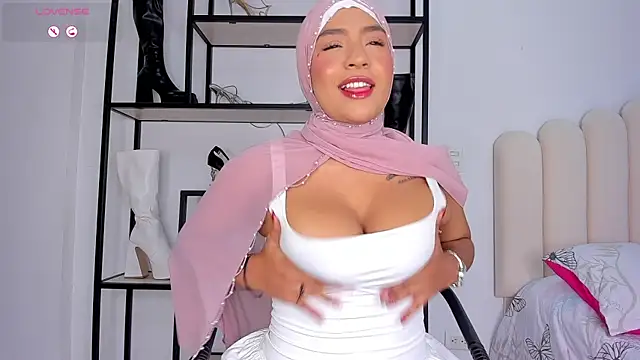 Snapshot of Amira-Zahra chatting on 07-22-26, 10:45 Amira-Zahra online show from 07-22-26, 10:45