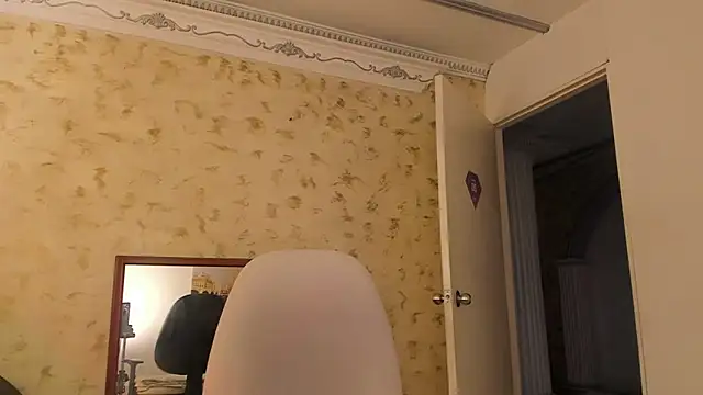 KENIA DAVIS online show from 12-01-25, 03:44